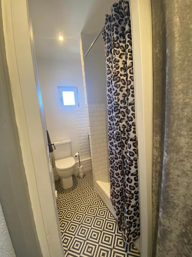Appartement A 50 M De La Place Aux Herbes Uzès Exteriör bild